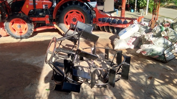 ขายด่วนล้อเหล็กกันจมใช้กับรถรุ่นL45 - L50 สภาพสวย