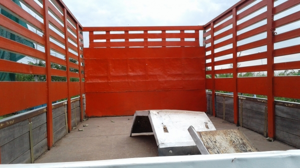 ขายด่วน..กะบะคาโก้.พื้นเหล็ก.รั้วเหล็ก.ยาว4.50เมตร.กว้าง2.20เมตร