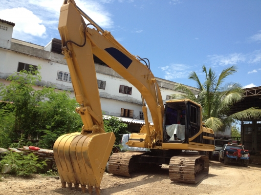 รถแบคโฮ CAT-320B เลขเครื่อง 71K20568 เลขตัวรถ 5BR01235