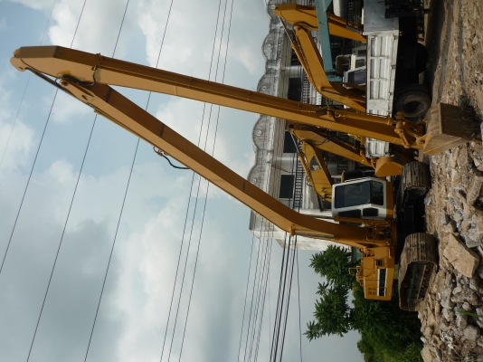 รถแบคโฮ เดวู HD220LC บูมยาว 18 เมตร