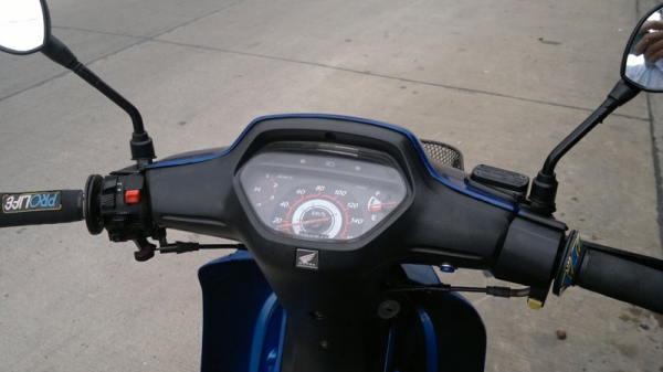 wave100s สตาร์ทมือเดิมๆ 18000 บาท