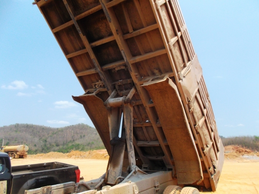 ขายด่วนรถสิบล้อหลงสองเพลาดรั้มยูโรว้นเทอโบอินเตอร225แรง ขายด่วนรถสิบล้อหลงสองเพลาดรั้มยูโรว้นเทอโบอินเตอร225แรง