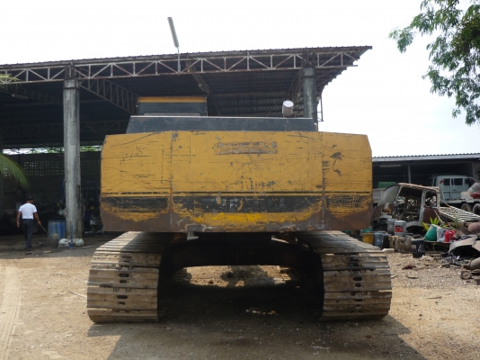 รถแบคโฮ CAT-E200BLC บูมยาว 18 เมตร