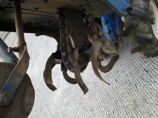 รหัส:13001090รถพรวนดินเดินตามเครื่องเบนชิน(4.5ps)KF522-A153139มีชุดพรวนดินกว้าง40cm.www.nihonmono.com