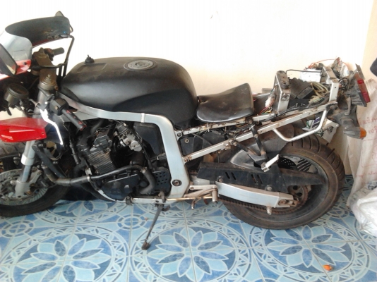 ขายซาก  suzuki R-7  หรือต้องการอะไหล่บางอย่างแยกขาย