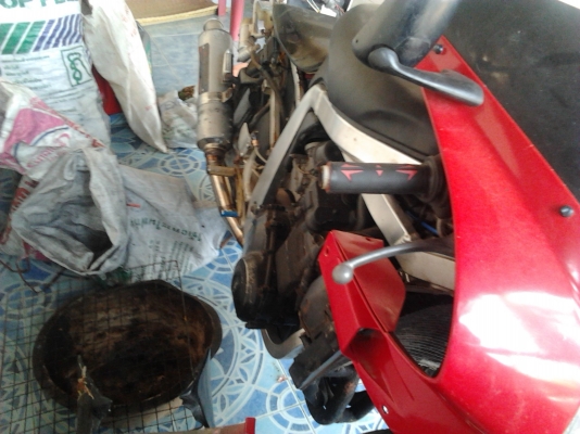 ขายซาก  suzuki R-7  หรือต้องการอะไหล่บางอย่างแยกขาย