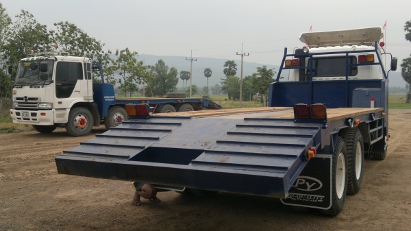 ขาย10ล้อ2เพลาเทเลอร์ท้ายลาด  บรรทุกรถแม็คโคร  200-320