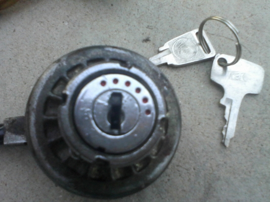 ขายสวิทช์กุญแจ C95