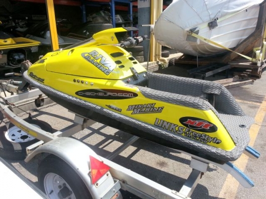 ขายเจ็ทสกียืนมือ2 เรือ โดด ฟรีสไตล์ ของแต่งเต็ม ราคา 250,000