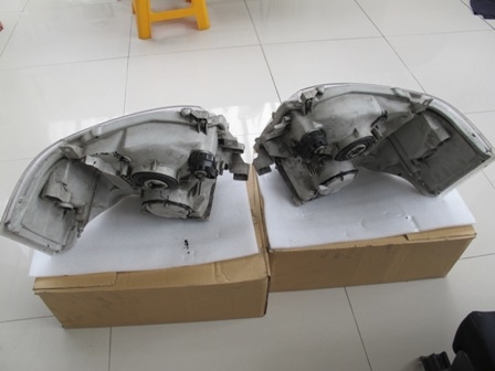 ขายไฟหน้ารถตู้ HIACE 2012 ตาเพชรย้อย