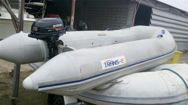 ขายด่วน เรือยาง 2.90ม. พร้อมเครื่องยนต์ 2.5แรงม้า 4จังหวะ 29000 บาท เท่านั้น