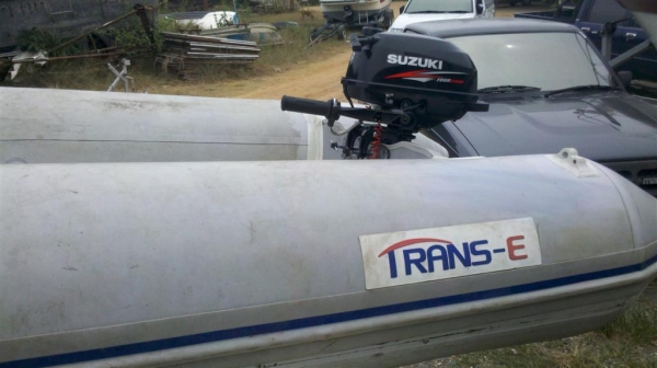 ขายด่วน เรือยาง 2.90ม. พร้อมเครื่องยนต์ 2.5แรงม้า 4จังหวะ 29000 บาท เท่านั้น