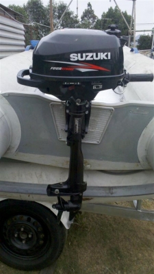 ขายด่วน เรือยาง 2.90ม. พร้อมเครื่องยนต์ 2.5แรงม้า 4จังหวะ 29000 บาท เท่านั้น