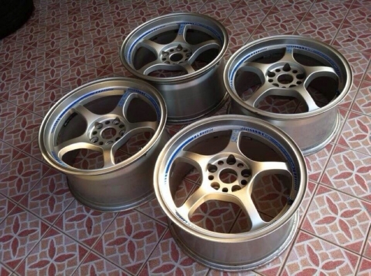 ขาย Rays Gramlights 57C (Made In Japan) ล้อญี่ปุ่น   สภาพสวย สติกเกอร์ เพลทครบ     5รู114 หน้า 17x8ครึ่ง+40 หลัง 17x9ครึ่ง+38 ก้านยก ๆ ล้อสีเดิมๆ ไม่มีซ่อม ขาย   29500