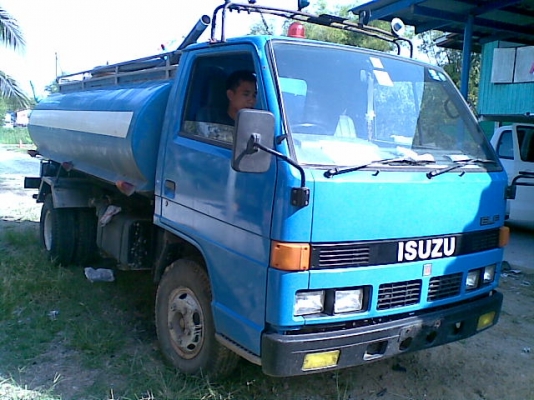 ขาย6ล้อนิสสันเป็นแท๊งน้ำเปลี่ยน หัวเก๋งอีซูซุNKRเครื่องอีซูซุ100แรงม้าสภาพดีเกียร์สั้นพวงมาลัยพาวเวอร์ ราคา280000