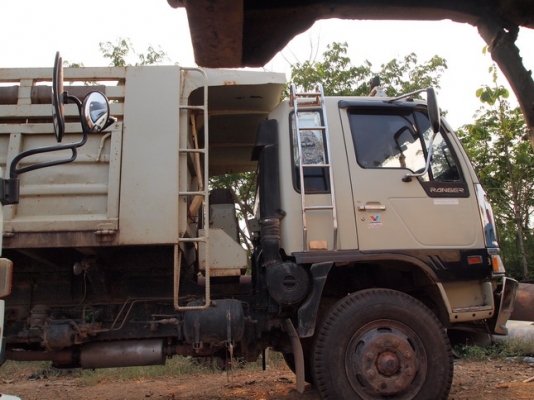 ขายรถบรรทุก 10 ล้อดั้ม Hino 3H 195Hp 2 เพลา