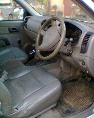 ขายดีแม็ค 2004  2500 CC. หน้าเดิมพร้อมใช้ โทร 081-9837056