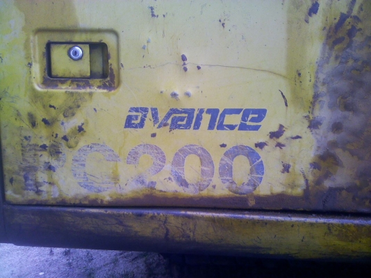 ขายด่วน Komutsu PC200-6 Serial 91100 โซ่ตึง เอวแน่นครับ