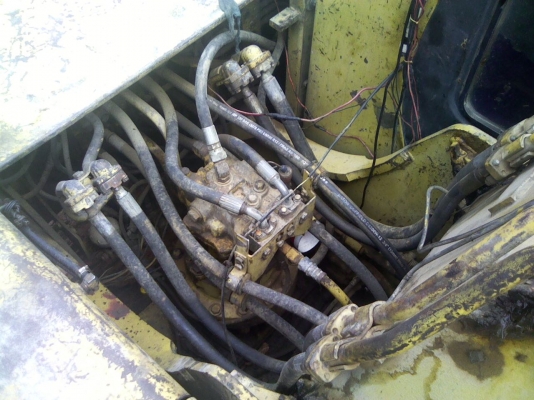 ขายด่วน Komutsu PC200-6 Serial 91100 โซ่ตึง เอวแน่นครับ