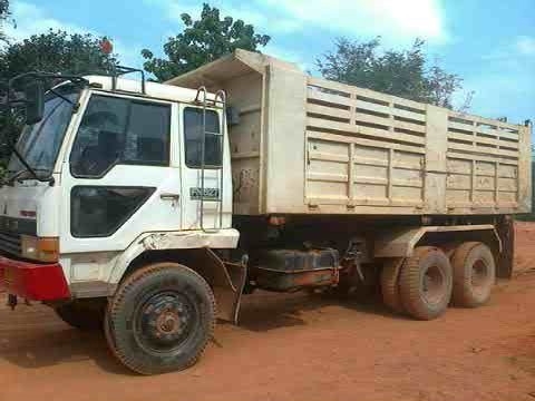 รถมิตซู 10 ล้อดั๊ม FN527  220 แรงม้า  สนใจติดต่อ 081 - 6079515