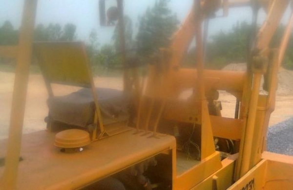 TCM SD23M รถตักล้อยาง ใช้ตักขึ้นบนรถพ่วงรถสิบล้อได้เลยครับ เครื่องยนต์ 6 สูบของมิตซูบิชิ ทำงานดีทำงานเร็ว เกียร์ทอร์ก ช่วงล่างยางสภาพดี 60\% พร้อมทำงานได้เลย เอกสารสัญญาซื้อขาย ราคาต่อรองได้ครับ TCM SD23M รถตักล้อยาง ใช้ตักขึ้นบนรถพ่วงรถสิบล้อได้เลยครับ เครื่องยนต์ 6 สูบของมิตซูบิชิ ทำงานดีทำงานเร็ว เกียร์ทอร์ก ช่วงล่างยางสภาพดี 60\% พร้อมทำงานได้เลย เอกสารสัญญาซื้อขาย ราคาต่อรองได้ครับ