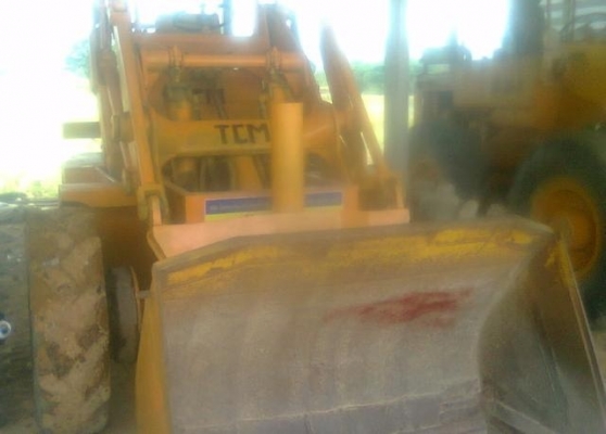 TCM SD23M รถตักล้อยาง ใช้ตักขึ้นบนรถพ่วงรถสิบล้อได้เลยครับ เครื่องยนต์ 6 สูบของมิตซูบิชิ ทำงานดีทำงานเร็ว เกียร์ทอร์ก ช่วงล่างยางสภาพดี 60\% พร้อมทำงานได้เลย เอกสารสัญญาซื้อขาย ราคาต่อรองได้ครับ TCM SD23M รถตักล้อยาง ใช้ตักขึ้นบนรถพ่วงรถสิบล้อได้เลยครับ เครื่องยนต์ 6 สูบของมิตซูบิชิ ทำงานดีทำงานเร็ว เกียร์ทอร์ก ช่วงล่างยางสภาพดี 60\% พร้อมทำงานได้เลย เอกสารสัญญาซื้อขาย ราคาต่อรองได้ครับ