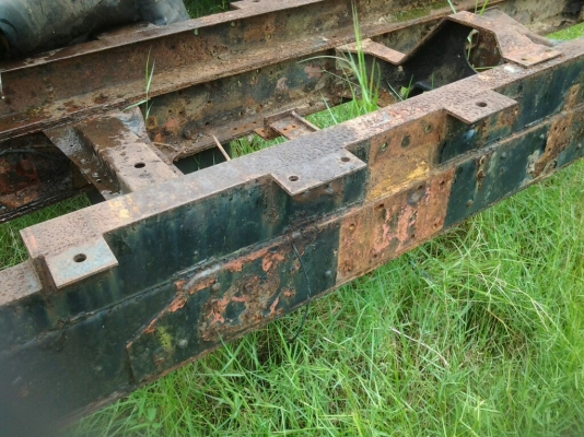 ISUZU แชสซีส 10 หัวยาวพร้อมเล่มทะเบียนพร้อมโอน