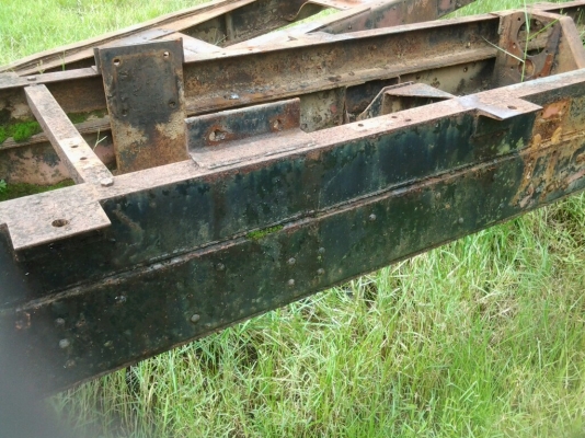 ISUZU แชสซีส 10 หัวยาวพร้อมเล่มทะเบียนพร้อมโอน