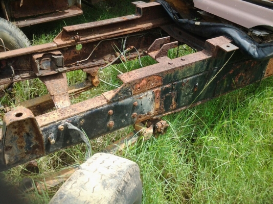 ISUZU แชสซีส 10 หัวยาวพร้อมเล่มทะเบียนพร้อมโอน