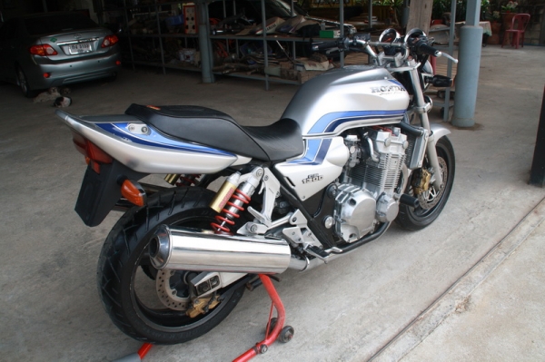 ขาย CB 1300 ปี 2002 แท้ เครื่องบรอน สรรพสามิต รถสีเดิมลดแล้ว134000