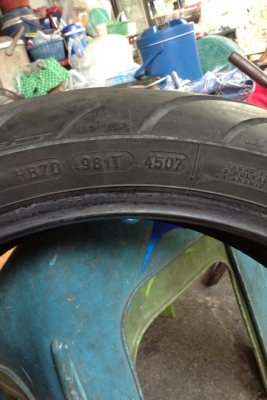 ขายยางราคาถูกๆรับสงกราน1คู่120/70/17,180/55/17กับอีก2เส้นหลัง170/60/17,180/55/17