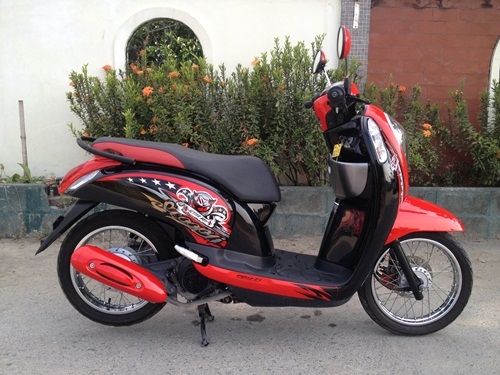 ขายscoopy-iสีเเดงดำ ปี2555