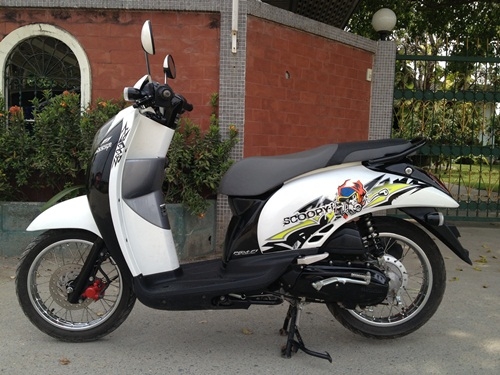 ขายscoopy-iสีขาวดำ ปี2554