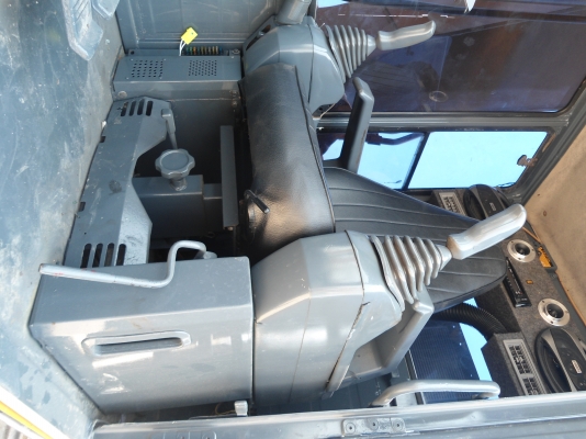 ขายรถแมคโครPC200-5 สภาพพร้อมใช้ คอนโทรนสั้น ไฟฟ้าครบ แอร์เย็น เครื่องเสียงดัง