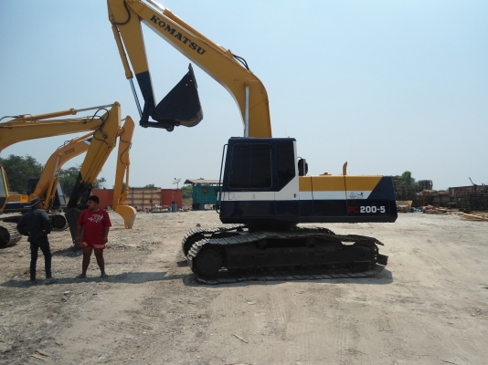 ขายรถแมคโครPC200-5 สภาพพร้อมใช้ คอนโทรนสั้น ไฟฟ้าครบ แอร์เย็น เครื่องเสียงดัง