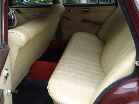 ขายด่วน!!! รถโบราณ Benz 200 หางปลา ขายด่วน!!! รถโบราณ Benz 200 หางปลา