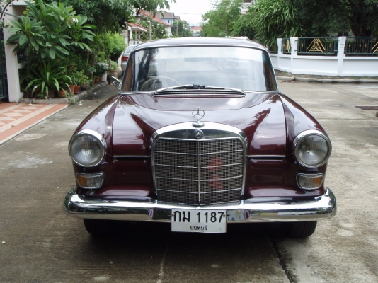 ขายด่วน!!! รถโบราณ Benz 200 หางปลา