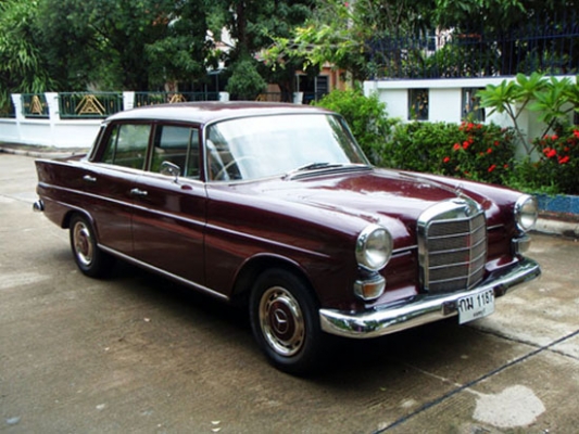 ขายด่วน!!! รถโบราณ Benz 200 หางปลา ขายด่วน!!! รถโบราณ Benz 200 หางปลา