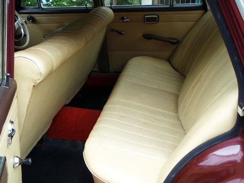 ขายด่วน!!! รถโบราณ Benz 200 หางปลา ขายด่วน!!! รถโบราณ Benz 200 หางปลา