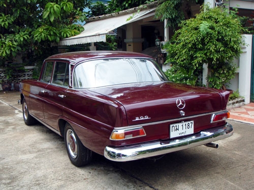 ขายด่วน!!! รถโบราณ Benz 200 หางปลา ขายด่วน!!! รถโบราณ Benz 200 หางปลา