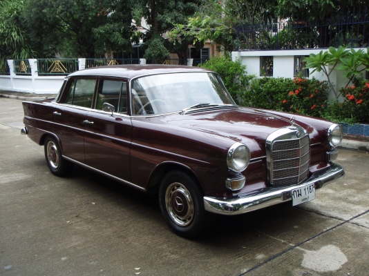 ขายด่วน!!! รถโบราณ Benz 200 หางปลา ขายด่วน!!! รถโบราณ Benz 200 หางปลา