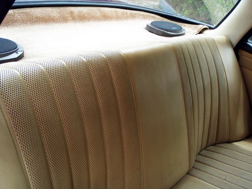 ขายด่วน!!! รถโบราณ Benz 200 หางปลา ขายด่วน!!! รถโบราณ Benz 200 หางปลา
