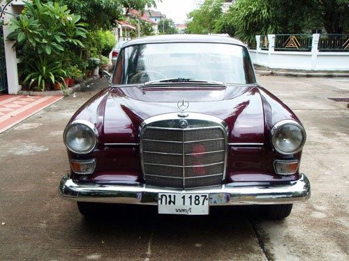 ขายด่วน!!! รถโบราณ Benz 200 หางปลา ขายด่วน!!! รถโบราณ Benz 200 หางปลา