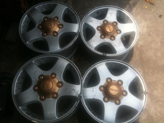 ขายด่วนแม๊กอีซูซุ ขอบ 15( ส่งให้แล้วครับ ขอบคุณครับ )