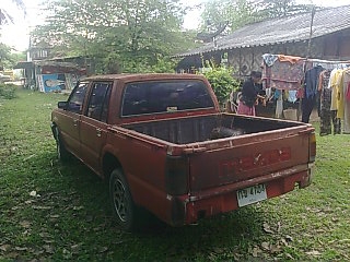 ขายรถกระบะ 4 ประตู MAZDA แม็กนั่ม ใส่เครื่อง นิสสัน LD28 6 สูบ เชื้อเพลิงดีเซล พวงมาลัยเพาเวอร์ เกียร์ธรรมดา ราคา 35000