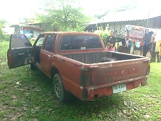 ขายรถกระบะ 4 ประตู MAZDA แม็กนั่ม ใส่เครื่อง นิสสัน LD28 6 สูบ เชื้อเพลิงดีเซล พวงมาลัยเพาเวอร์ เกียร์ธรรมดา ราคา 35000