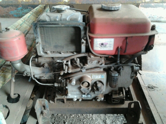 ขายด่วน รถอีแต๋น 6 ล้อสภาพสวยพร้อมใช้งานได้เลยครับ เครื่องยนต์ ET110 - 11 แรง ช่วงล่างชุดเฟืองท้ายของ ISUZU KS 110 คานหน้าใหญ่ คัชซีหน้า 4 มีสโลว์จิ๊ปของฟอร์ด กระบะคอกไม้ยาว 3.50 เมตร ช่วงล่างยางสภาพดีพร้อมบรรทุกพร้อมใช้งาน ราคาต่อรองได้ครับ