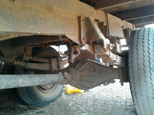 ขายด่วน รถอีแต๋น 6 ล้อสภาพสวยพร้อมใช้งานได้เลยครับ เครื่องยนต์ ET110 - 11 แรง ช่วงล่างชุดเฟืองท้ายของ ISUZU KS 110 คานหน้าใหญ่ คัชซีหน้า 4 มีสโลว์จิ๊ปของฟอร์ด กระบะคอกไม้ยาว 3.50 เมตร ช่วงล่างยางสภาพดีพร้อมบรรทุกพร้อมใช้งาน ราคาต่อรองได้ครับ