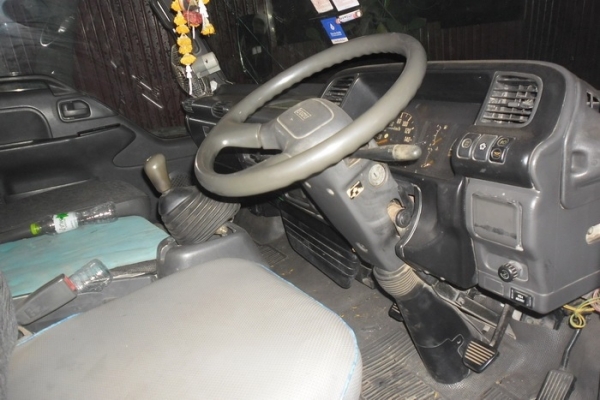 ISUZU KS 110 HP 4BE1 กระบะคอกเหล็กยาว 4.30 เมตรสภาพอย่างสวย หัวเก๋ง NKR หัวการ์ตูนตาหวานสภาพใหม่เอี่ยมลงเล่มครบแล้วภายในเก๋งคอนโซลสวยครบพร้อม แอร์เย็น พวงมาลัยเพาเวอร์ เครื่องยนต์แน่นแรงดี เกียร์ร็อกอย่างดี ช่วงล่างคัชซีสวยไม่มีดาม เฟืองท้ายใหญ่ติด F หน้ ISUZU KS 110 HP 4BE1 กระบะคอกเหล็กยาว 4.30 เมตรสภาพอย่างสวย หัวเก๋ง NKR หัวการ์ตูนตาหวานสภาพใหม่เอี่ยมลงเล่มครบแล้วภายในเก๋งคอนโซลสวยครบพร้อม แอร์เย็น พวงมาลัยเพาเวอร์ เครื่องยนต์แน่นแรงดี เกียร์ร็อกอย่างดี ช่วงล่างคัชซีสวยไม่มีดาม เฟืองท้ายใหญ่ติด F หน้