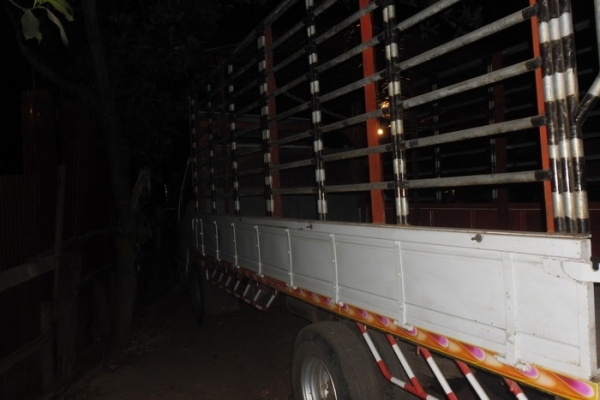 ISUZU KS 110 HP 4BE1 กระบะคอกเหล็กยาว 4.30 เมตรสภาพอย่างสวย หัวเก๋ง NKR หัวการ์ตูนตาหวานสภาพใหม่เอี่ยมลงเล่มครบแล้วภายในเก๋งคอนโซลสวยครบพร้อม แอร์เย็น พวงมาลัยเพาเวอร์ เครื่องยนต์แน่นแรงดี เกียร์ร็อกอย่างดี ช่วงล่างคัชซีสวยไม่มีดาม เฟืองท้ายใหญ่ติด F หน้ ISUZU KS 110 HP 4BE1 กระบะคอกเหล็กยาว 4.30 เมตรสภาพอย่างสวย หัวเก๋ง NKR หัวการ์ตูนตาหวานสภาพใหม่เอี่ยมลงเล่มครบแล้วภายในเก๋งคอนโซลสวยครบพร้อม แอร์เย็น พวงมาลัยเพาเวอร์ เครื่องยนต์แน่นแรงดี เกียร์ร็อกอย่างดี ช่วงล่างคัชซีสวยไม่มีดาม เฟืองท้ายใหญ่ติด F หน้